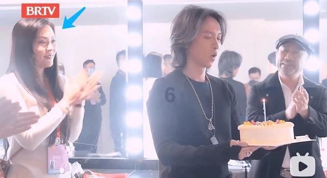他是麦田里的守望者，是战争中的幸存者，是几乎不出门的文学隐士 | 纪念塞林格